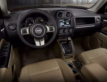 Painel frontal 2011–17 Jeep Patriot Latitude [North America] (MK) '2010–16