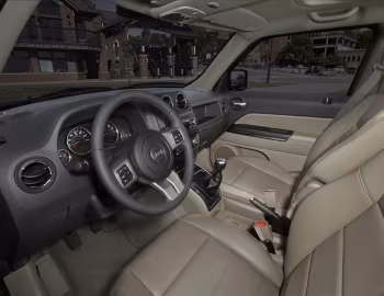 Interior 2011–17 Jeep Patriot Latitude [North America] (MK) '2010–16