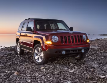 2011–17 Jeep Patriot Latitude [North America] (MK) '2010–16