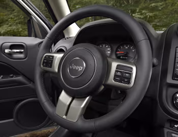 Interior 2011–17 Jeep Patriot Latitude [North America] (MK) '2010–16
