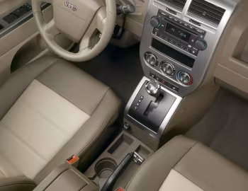 Interior 2008–10 Jeep Patriot Limited [North America] (MK) '2007–09.2010