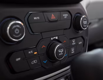 Interior 2019–23 Jeep Renegade Limited [North America] (BU) '2018–23