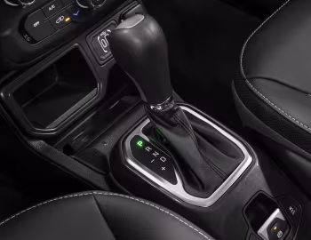 Interior 2023–26 Jeep Renegade Longitude T270 [Latam] (BU) '2022–26
