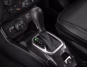 Interior 2023–24 Jeep Renegade S T270 4×4 [Latam] (BU) '2022–24