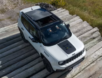 2025 Jeep Renegade Willys "10 anos" [Brazil] (BU) '2025