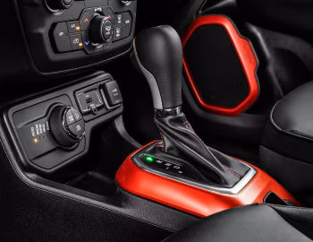 Interior 2019–22 Jeep Renegade Trailhawk [Latam] (BU) '2018–22