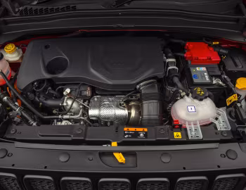 Sob o capô Jeep Renegade Trailhawk 4xe [UK-spec] (BU) '2020–25