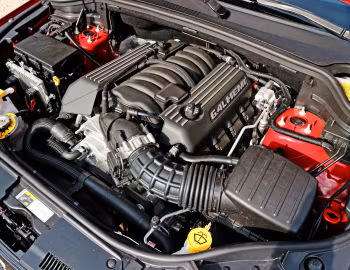 Sob o capô Jeep Grand Cherokee SRT [Worldwide] (WK2) '2013–16