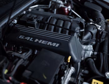 Sob o capô Jeep Grand Cherokee SRT [Japan] (WK2) '2017–21