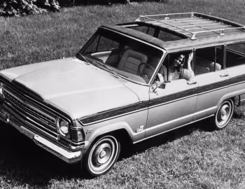 1970–71 Jeep Wagoneer