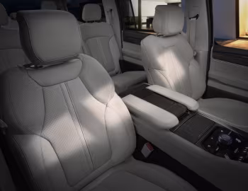 Interior 2022–25 Jeep Wagoneer Series II (WS) '2021–25