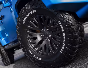 Chelsea Truck Jeep Wrangler Unlimited Black Hawk Edition Volcanic Sky [UK-spec] (JK) '2017