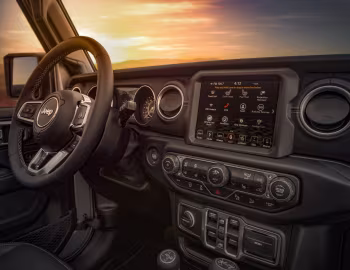 Interior 2018–19 Jeep Wrangler Unlimited "Moab Edition" [North America] (JL) '2018–19