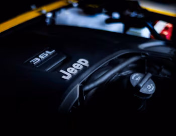 Sob o capô Jeep Wrangler Rubicon [Japan] (JL) '2018–23
