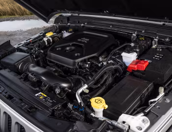 Sob o capô Jeep Wrangler Sahara [UK-spec] (JL) '2019–23