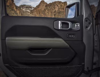 Interior 2024–pr. Jeep Wrangler Unlimited High Altitude 4xe [North America] (JL) '2023–pr.