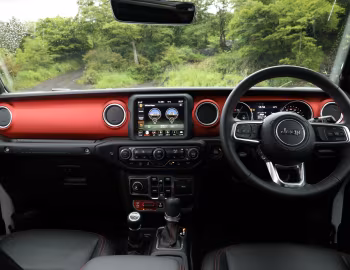 Painel frontal Jeep Wrangler Unlimited Rubicon [Japan] (JL) '2019–23