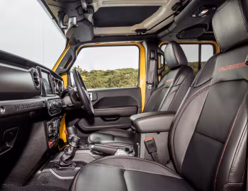 Interior Jeep Wrangler Unlimited Rubicon [UK-spec] (JL) '2019–23