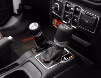 Інтер'єр Jeep Wrangler Unlimited Rubicon [Japan] (JL) '2019–23