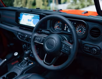 Painel frontal Jeep Wrangler Unlimited Rubicon [Japan] (JL) '2024–pr.