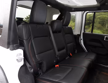 Інтер'єр Jeep Wrangler Unlimited Rubicon [Japan] (JL) '2019–23