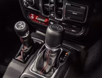Interior Jeep Wrangler Unlimited Rubicon [UK-spec] (JL) '2019–23
