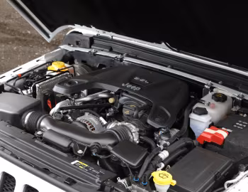 Під капотом Jeep Wrangler Unlimited Rubicon [Japan] (JL) '2019–23