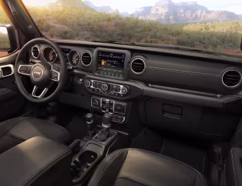 Interior 2018–23 Jeep Wrangler Unlimited Sahara [North America] (JL) '2018–23