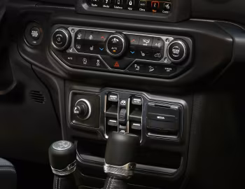 Interior Jeep Wrangler Unlimited Sahara [UAE] (JL) '2018–23