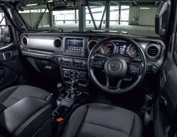 Painel frontal Jeep Wrangler Unlimited Sport [Japan] (JL) '11.2018–23
