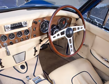 Интерьер Jensen CV8 (MkII) '1963–65