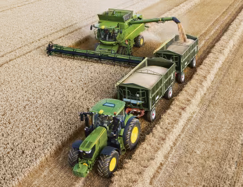 John Deere T670i, John Deere 6215R