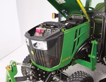 Sob o capô John Deere 2036R '2016–pr.