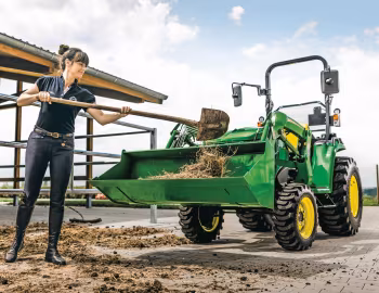 John Deere 3038E '2017–н.ч.