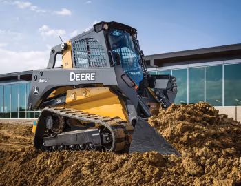 John Deere 331G '2016–pr.