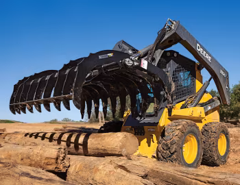 John Deere 332G '2016–pr.