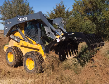 John Deere 332G '2016–pr.