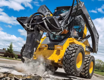 John Deere 332G '2016–pr.
