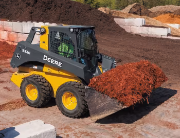 John Deere 332G '2016–pr.