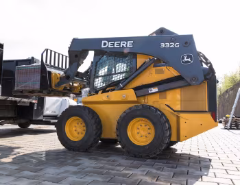John Deere 332G '2016–pr.