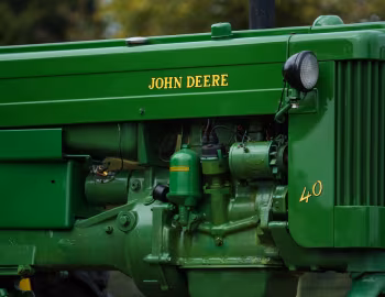 Sob o capô 1953–55 John Deere 40T-N