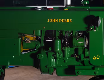 Sob o capô 1953–55 John Deere 40T-RC All-Fuel