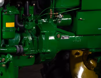 Sob o capô 1955 John Deere 40V All-Fuel