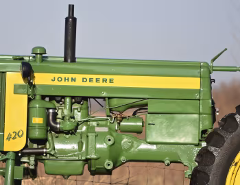 Sob o capô John Deere 420H Gasoline '1956–58