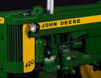 Під капотом John Deere 420T-N All-Fuel '1956–58