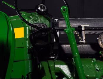 Інтер'єр John Deere 420T-N All-Fuel '1956–58