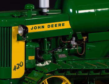 Sob o capô John Deere 420C LPG '1956–58