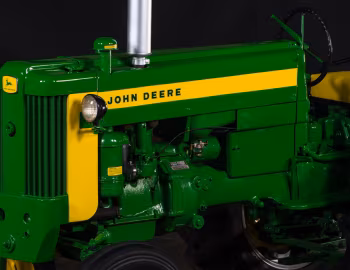 Sob o capô John Deere 420S Gasoline '1956–58