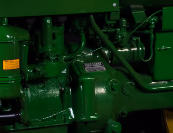 Sob o capô John Deere 420T-N LPG '1956–58