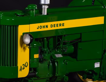 Sob o capô John Deere 420W All-Fuel '1956–58